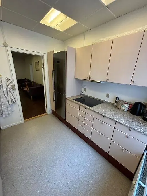 7 Bedroom - Free Parking Aalborg Denmark