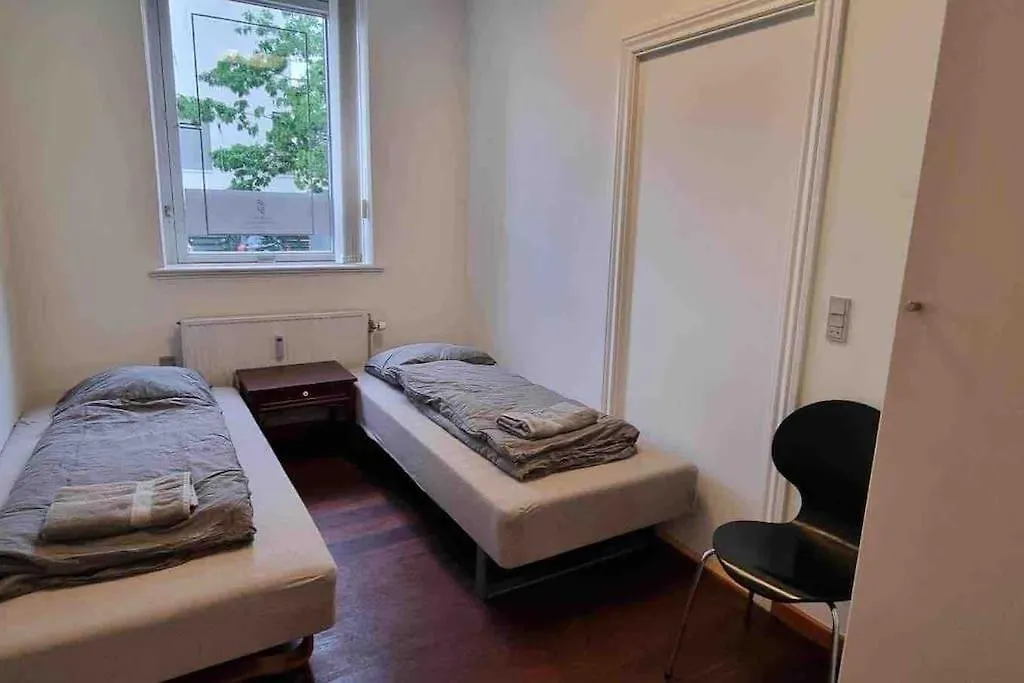 7 Bedroom - Free Parking Aalborg Apartment